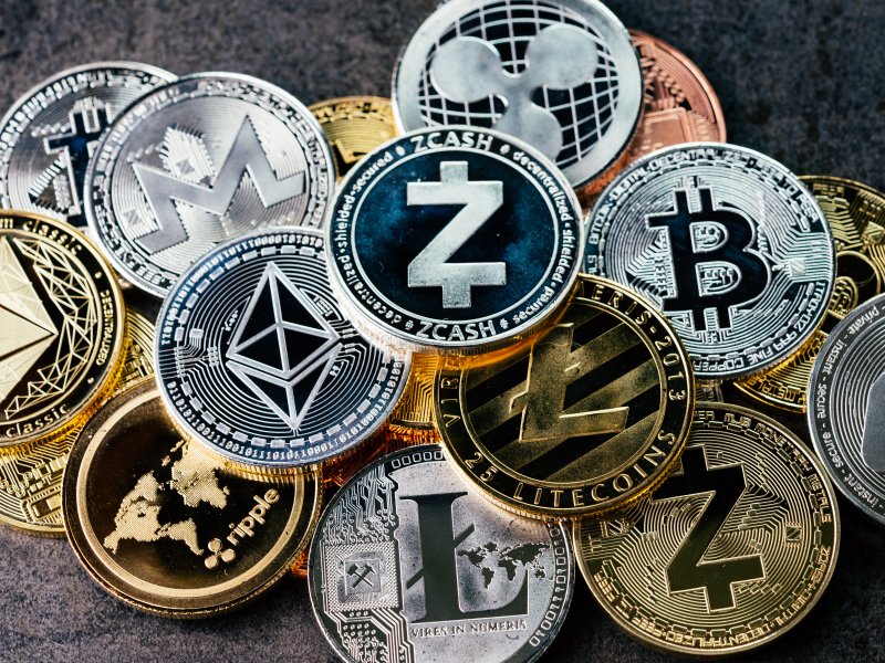 crypto să investească în februarie 2021 comerciant bitcoin